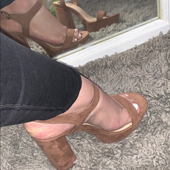 F21 platform suede heels - Picture 7 of 7